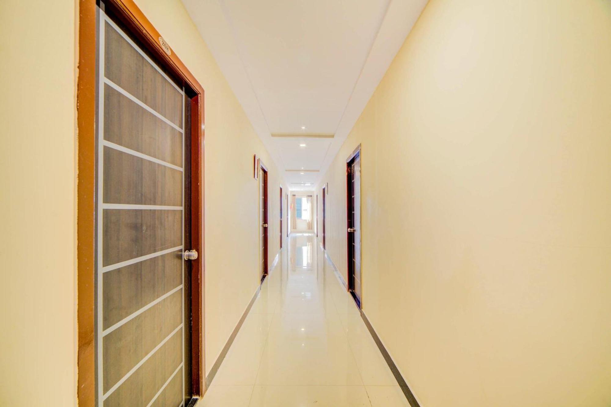 Super Hotel O White Ridge Sururnagar Zewnętrze zdjęcie